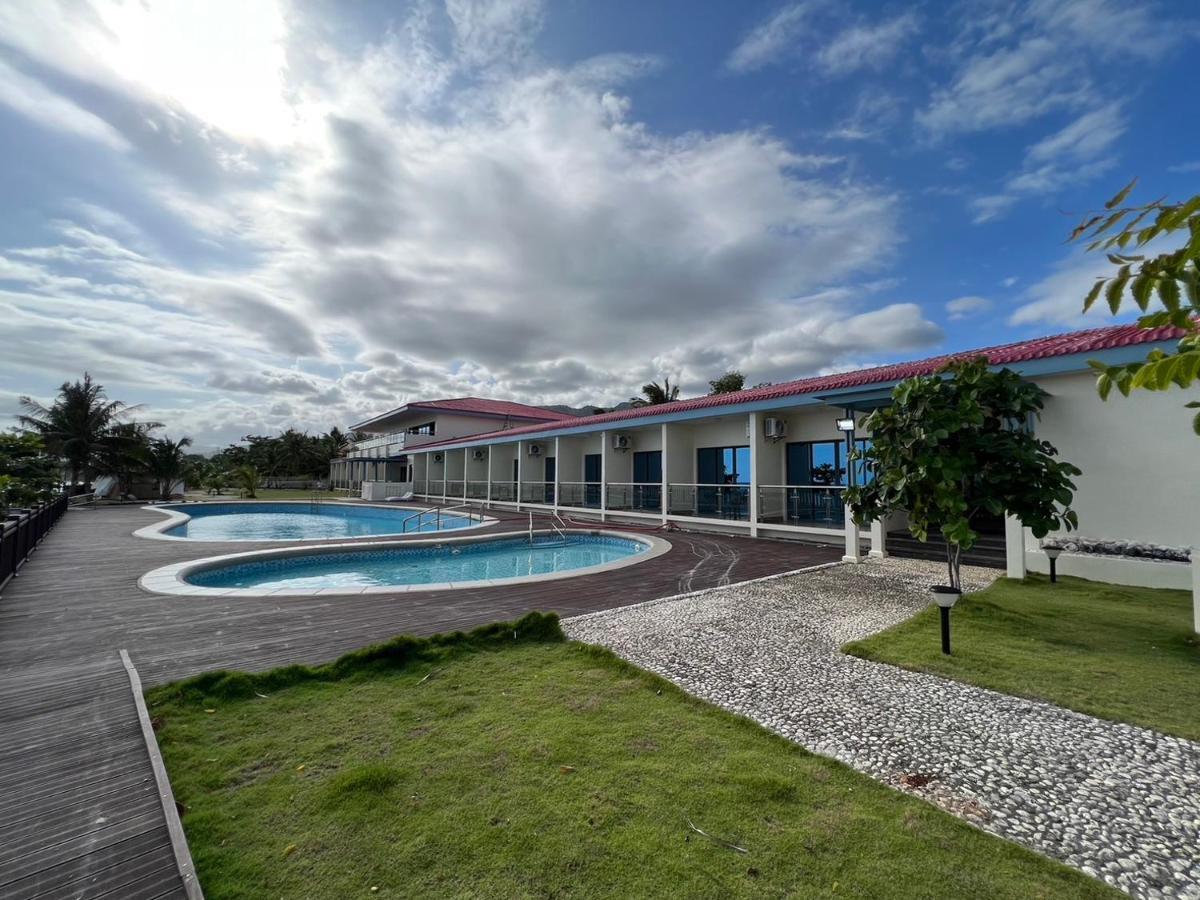 W Golf Resort Oslob Exterior photo