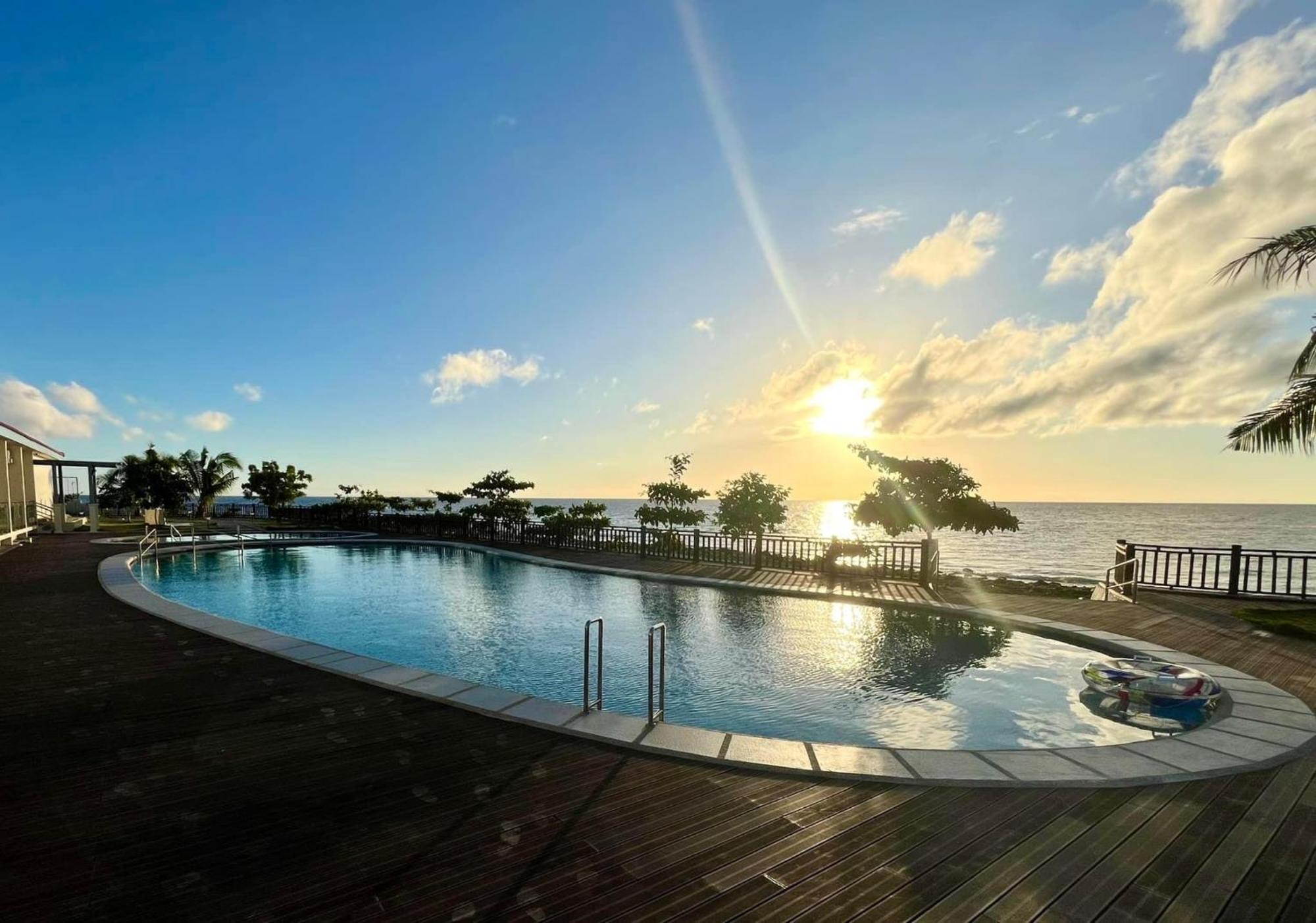 W Golf Resort Oslob Exterior photo