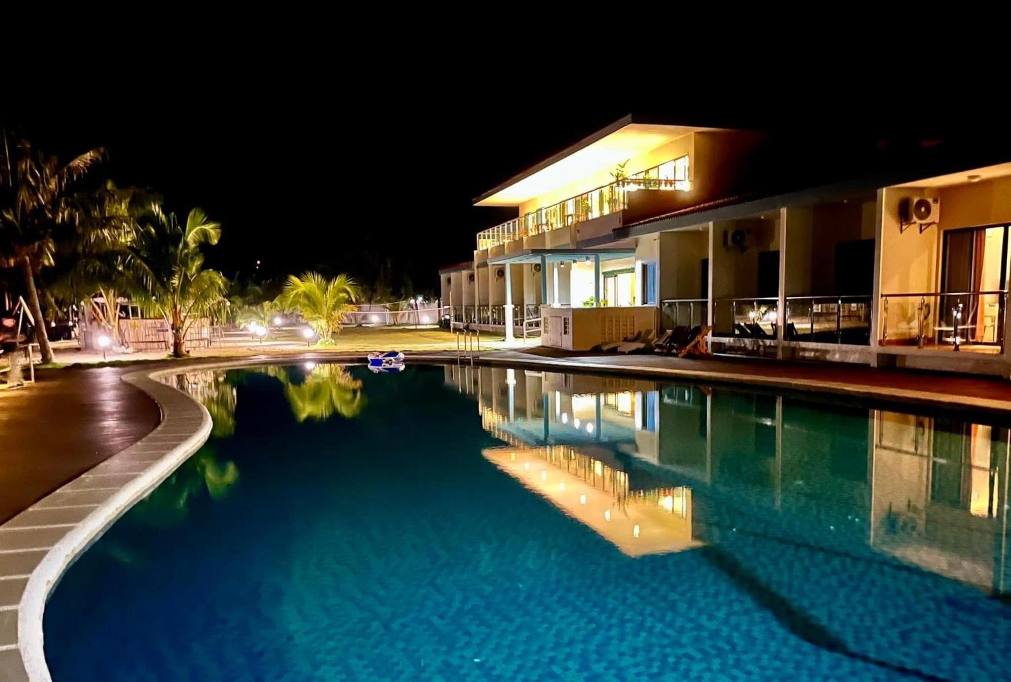 W Golf Resort Oslob Exterior photo