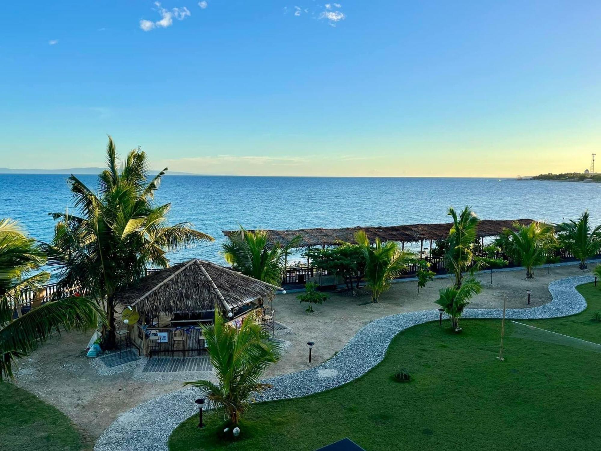 W Golf Resort Oslob Exterior photo