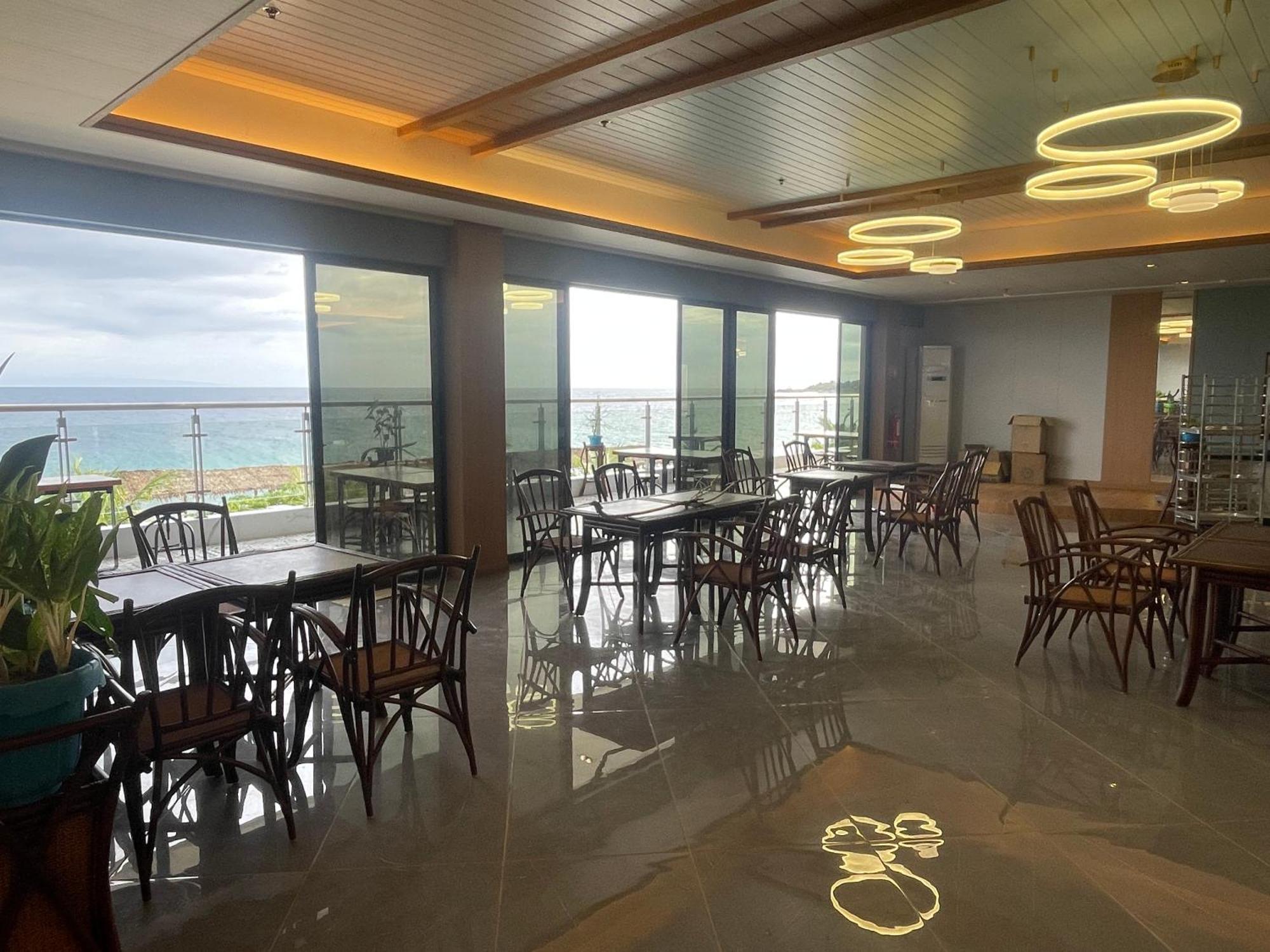 W Golf Resort Oslob Exterior photo