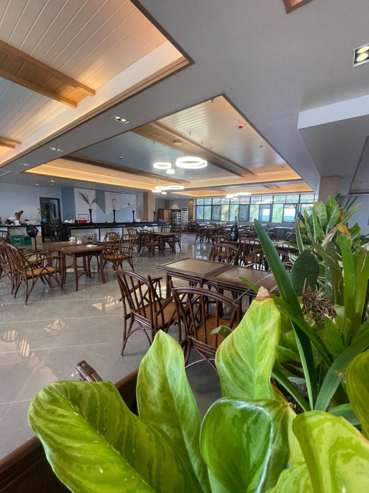 W Golf Resort Oslob Exterior photo