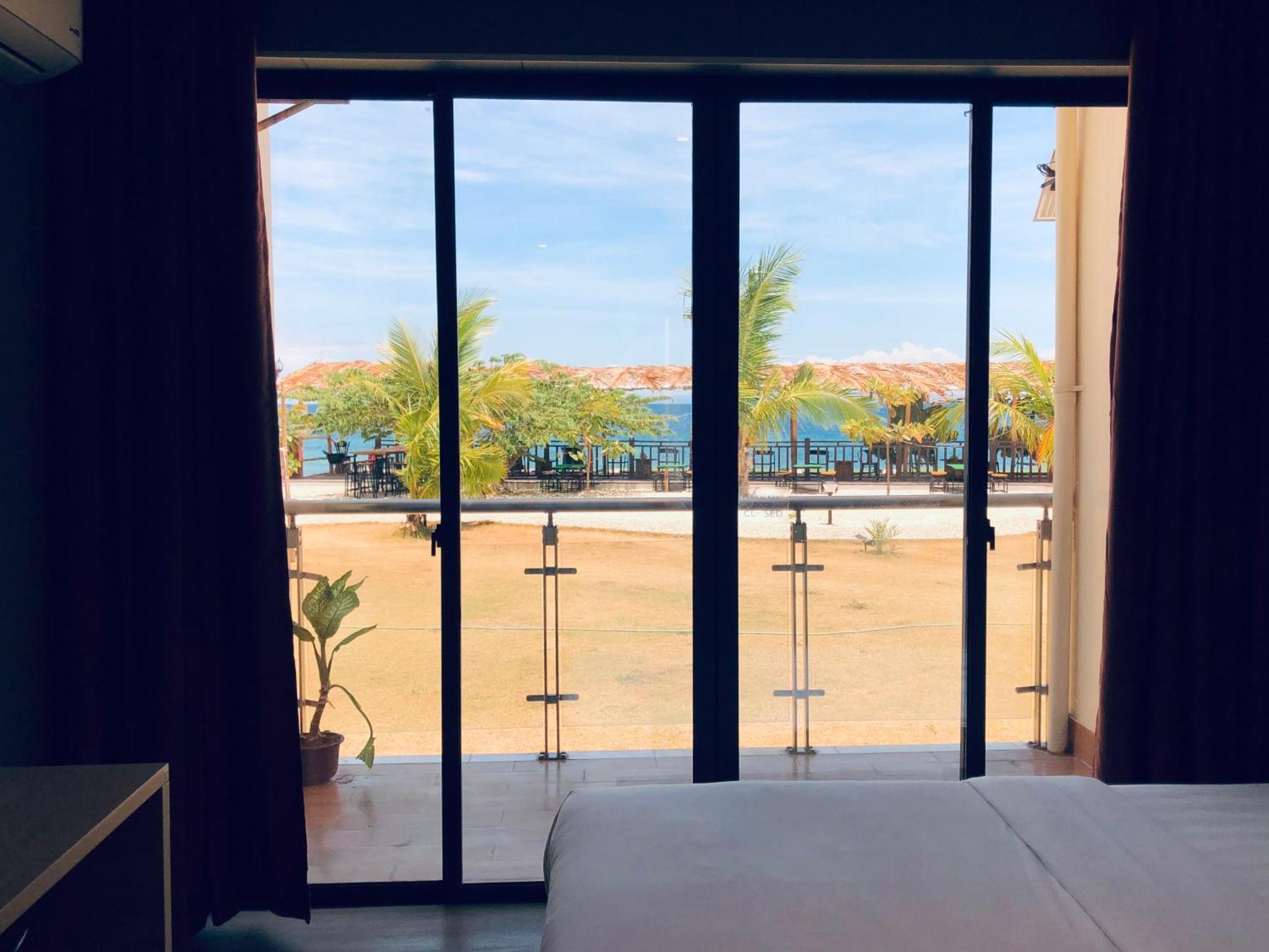 W Golf Resort Oslob Exterior photo