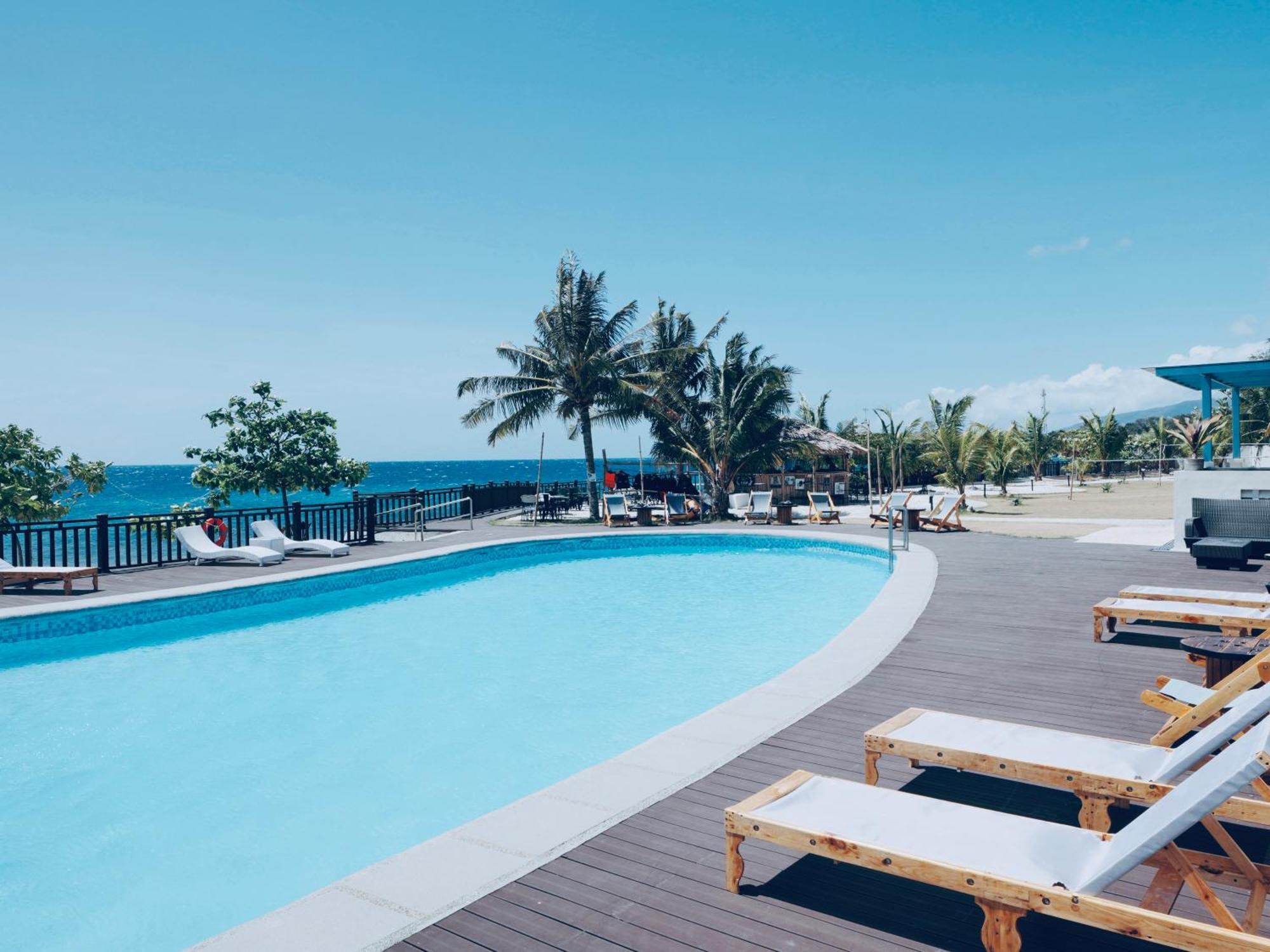 W Golf Resort Oslob Exterior photo