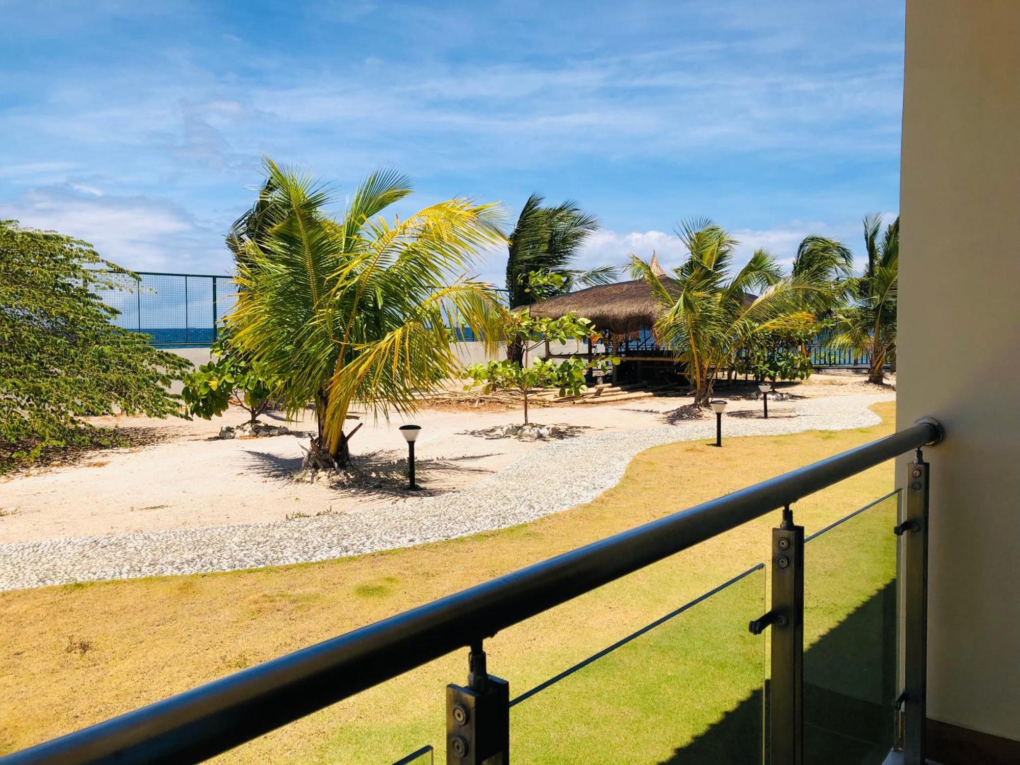W Golf Resort Oslob Exterior photo