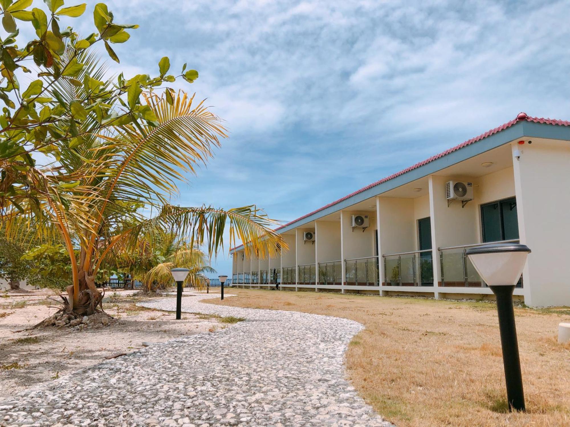 W Golf Resort Oslob Exterior photo