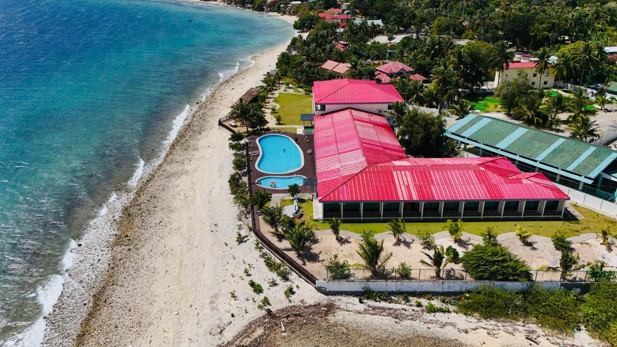 W Golf Resort Oslob Exterior photo
